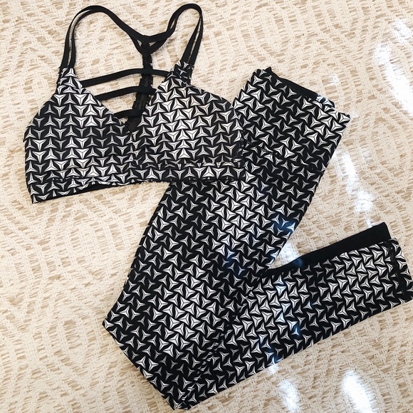 Victoria's Secret Pants - VS SPORT Patterned Set